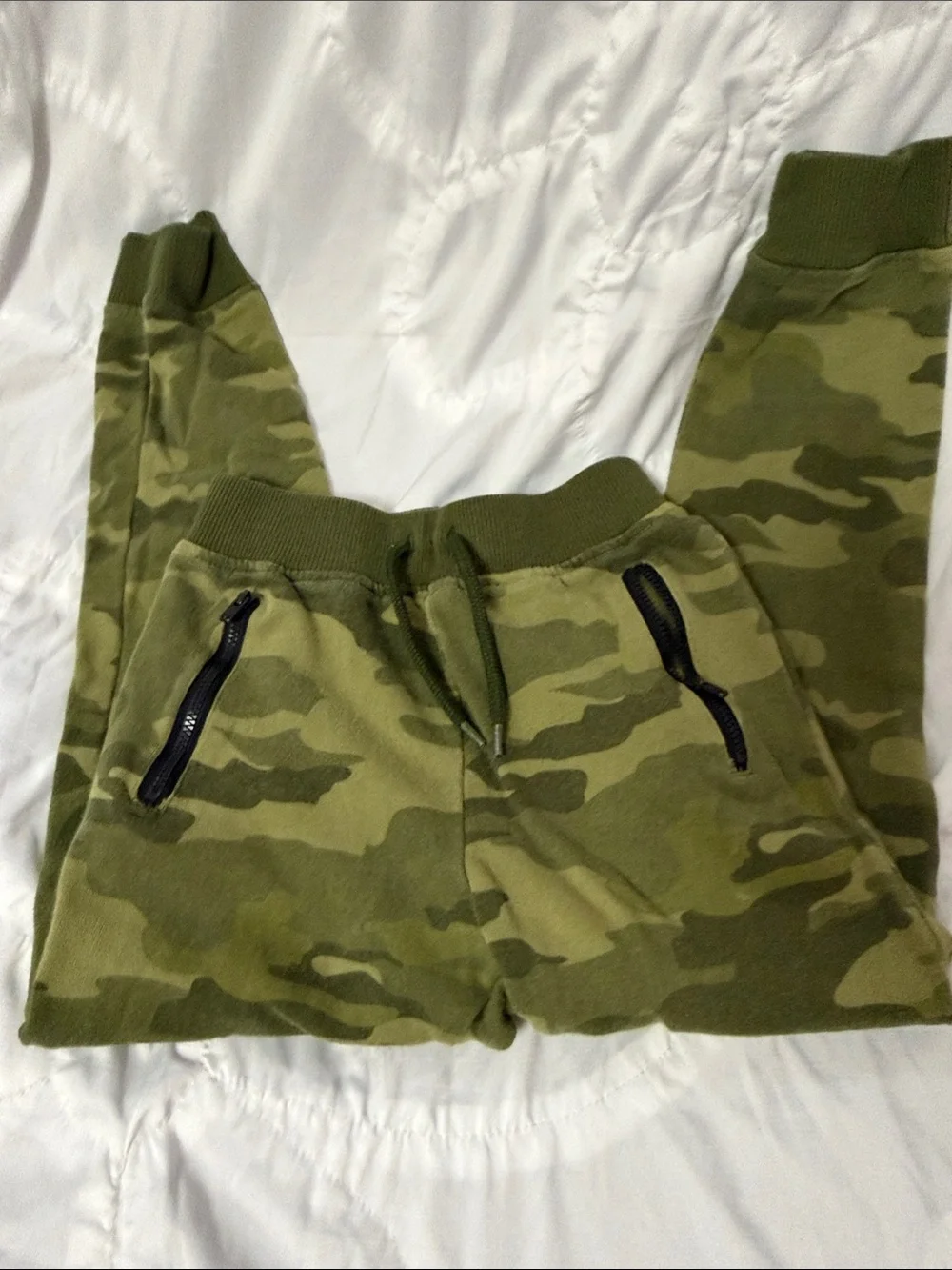 Kids Olive Camo Jogger Sweatpants with Zip Pocket
